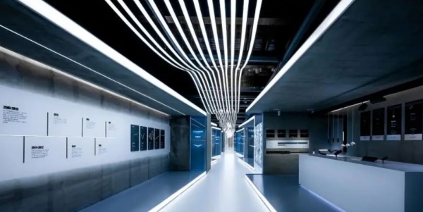 展廳燈光設(shè)計打造沉浸式展示空間的藝術(shù)